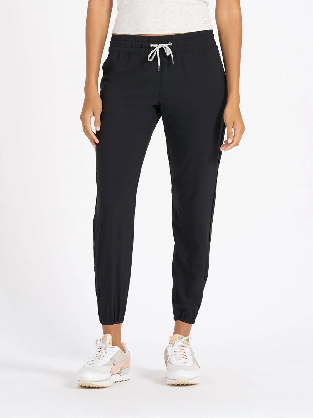 Vuori Black Elastic Ankle Joggers with Contrast Drawstring